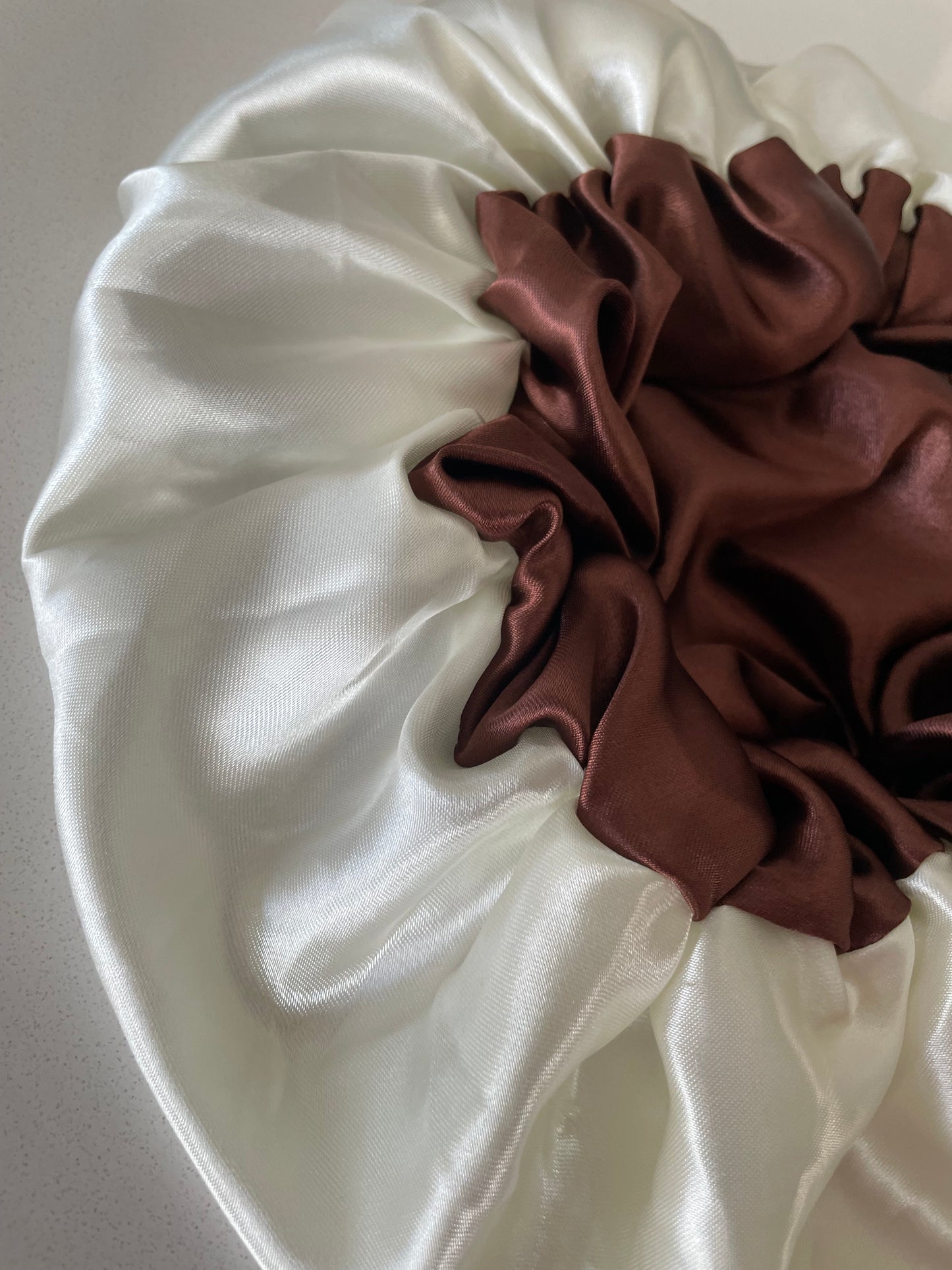 Luxury Satin Bonnet (CHOCLATE CURL)